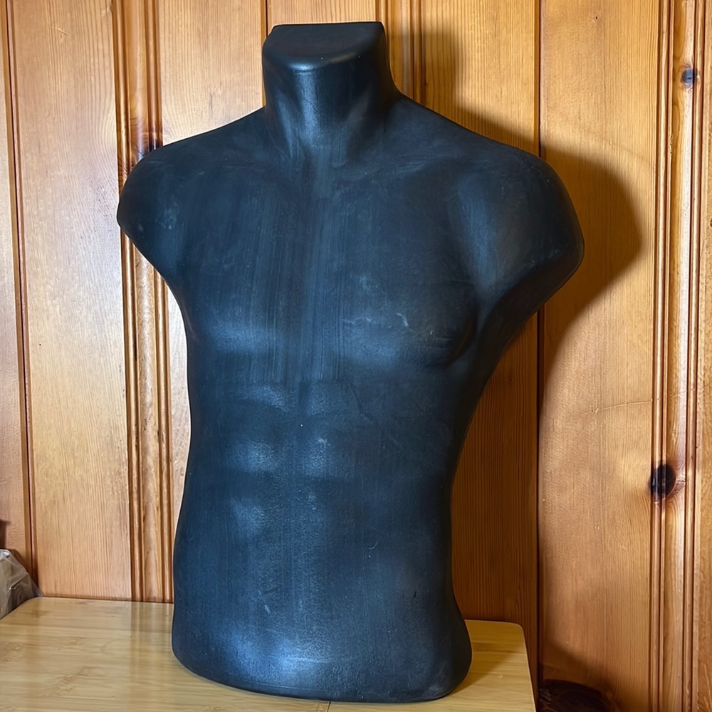 Male mannequin torso